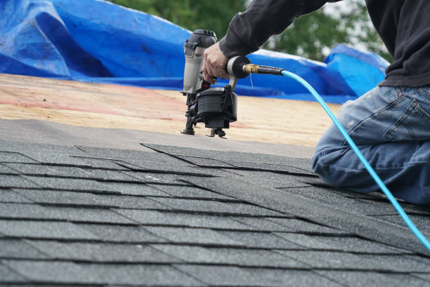 Best Shingle Roofing Installation  in Menomonee Falls, WI